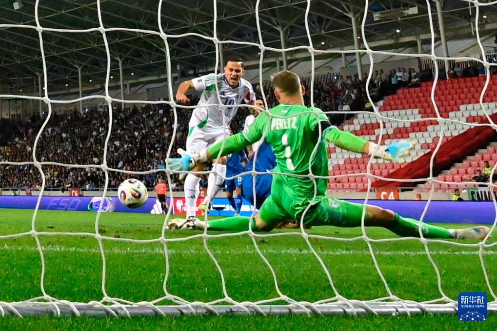 entit, 预选赛第一