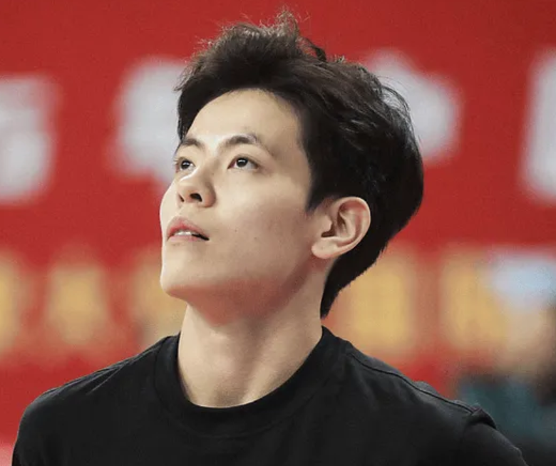 导致她在进 导致她在进