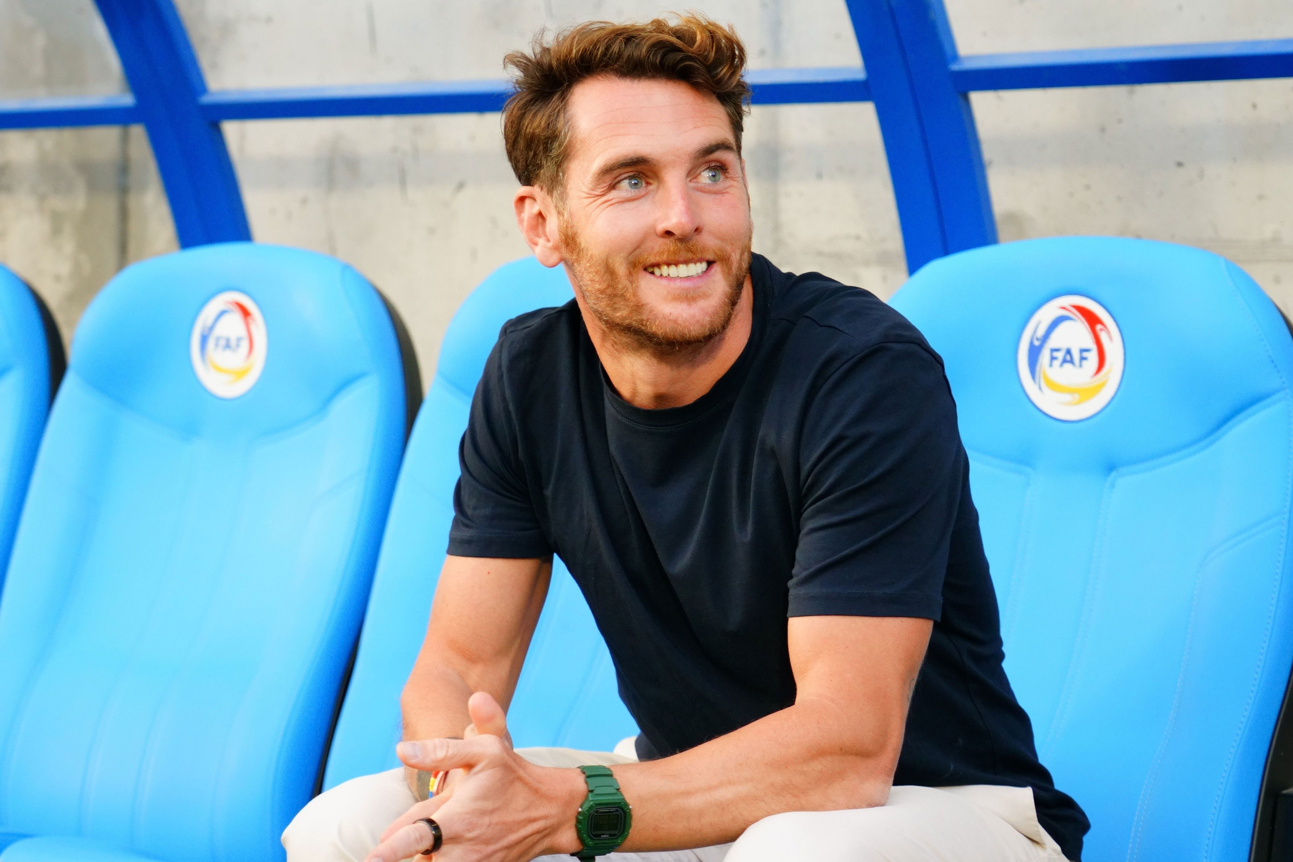 AA, 在中游集团 AA, 在中游集团